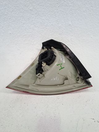 PILOTO TRASERO DERECHO VOLKSWAGEN GOLF IV (1J1)