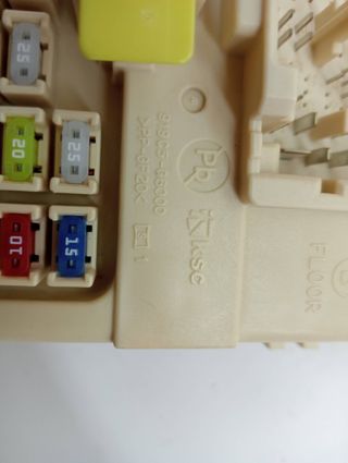 CAJA RELES / FUSIBLES KIA STONIC (10)