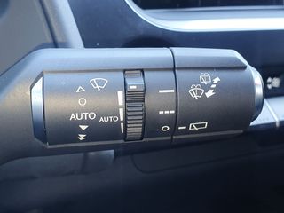 Lexus UX 250H PREMIUM 2WD