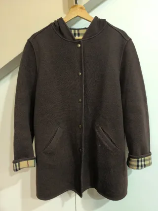 Chaqueta Burberry con capucha y forro cuadros