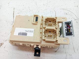 CAJA RELES / FUSIBLES KIA STONIC (9)