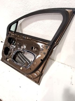 PUERTA DELANTERA DERECHA FORD MONDEO