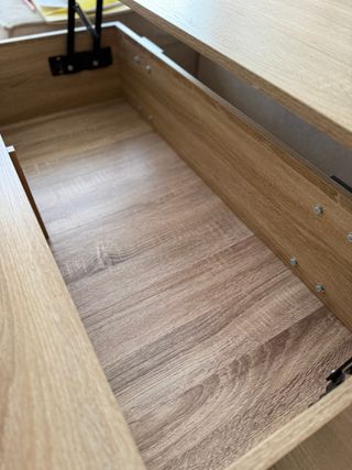 Mesa de centro elevable industrial- ¡Cómo nueva!