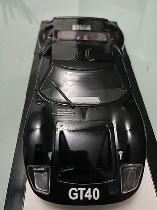 Ford GT40 1966 1/18 Universal Hobbies