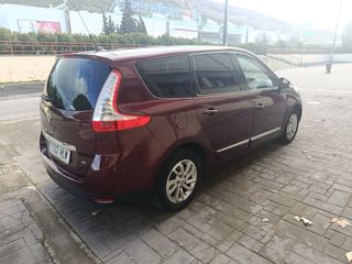 Renault Grand Scenic 2012