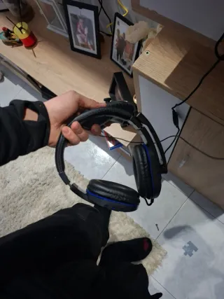 PS4 (PlayStation 4) Negra + 1 Mando