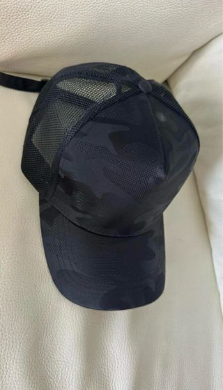 Gorra estilo camuflaje con malla