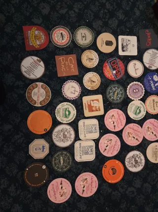 Colección de posavasos variados