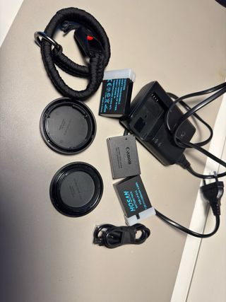 Canon EOS M50 Mark II + Kit Lens + Accesories