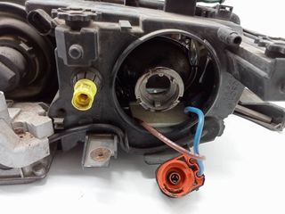 FARO DERECHO BMW SERIE 3 BERLINA (E30)