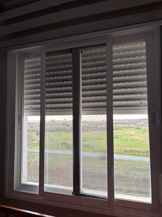Ventana Aluminio con Persiana y hoja mosquitera