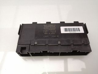 CAJA RELES / FUSIBLES TOYOTA AVENSIS (2)