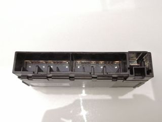 CAJA RELES / FUSIBLES TOYOTA AVENSIS (2)