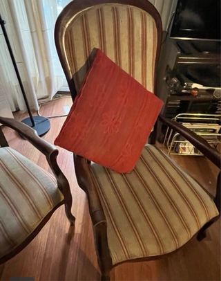 Dos sillones butaca tapizados