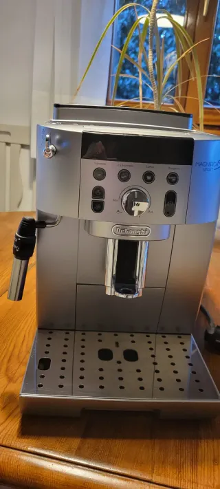Cafetera Delonghi Magnifica S
