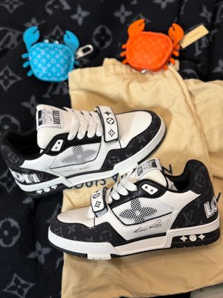 Zapatillas Louis Vuitton Blancas y Negras