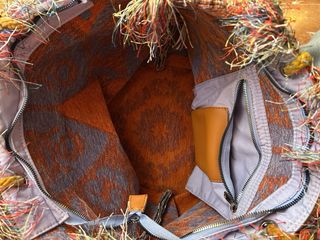 Bolso estampado étnico con flecos