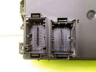 CAJA RELES / FUSIBLES OPEL CORSA D (2)