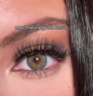 Lentillas de colores verde con marrón