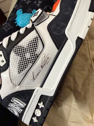 Zapatillas Louis Vuitton Negras y Blancas