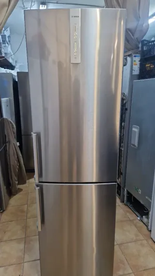 Nevera marca Bosch altura 2 metro ancho 60cm cla