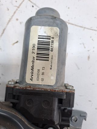 ELEVALUNAS TRASERO DERECHO NISSAN QASHQAI (J10) (8)