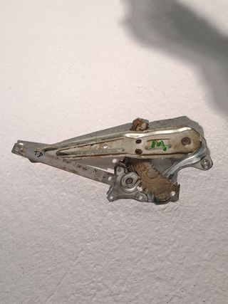 ELEVALUNAS TRASERO DERECHO NISSAN JUKE (F15) (4)