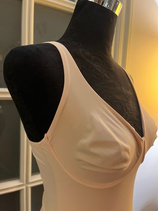 Body elasticizzato con ferretto e coppe preformate