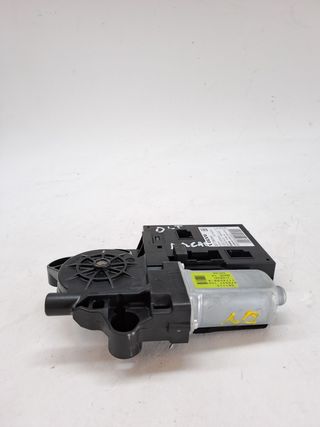 MOTOR ELEVALUNAS DELANTERO DERECHO VOLVO C30 (2)
