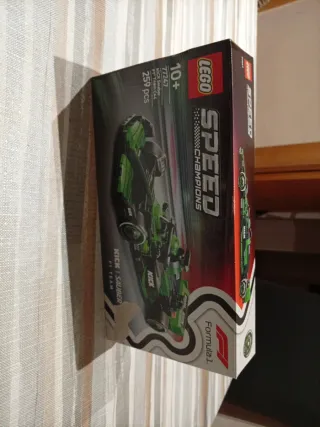 LEGO Speed Champions Kick Sauber F1 Team