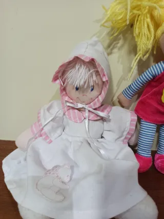 Lote de muñecos de peluche y trapo