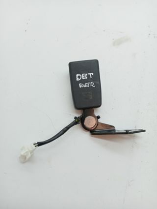 ENGANCHE CINTURON MAZDA 3 LIM. (BL)