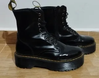 Botas Dr. Martens Negras Plataforma