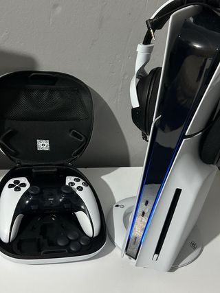 Ps5 Slim 1TB + Mando Pro Edge y monitor 244 Hz