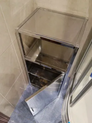 Armario metálico para baño o balcón