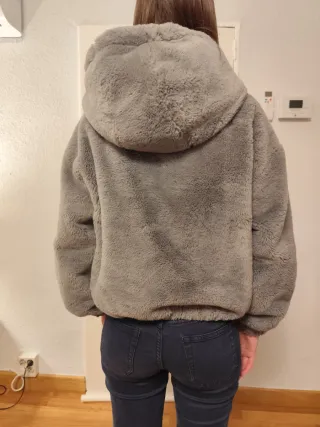 Abrigo pelo gris talla XS