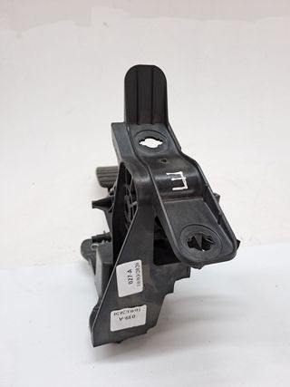 PEDAL EMBRAGUE DACIA SANDERO (7)
