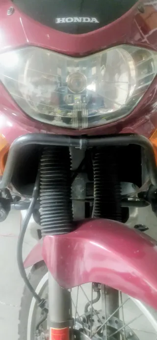 Honda Transalp 650 Adventure Roja