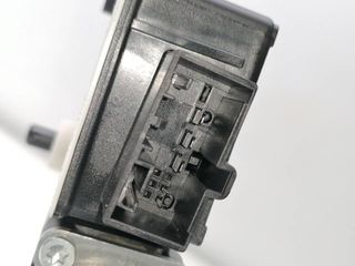 MOTOR ELEVALUNAS TRASERO DERECHO VOLKSWAGEN POLO