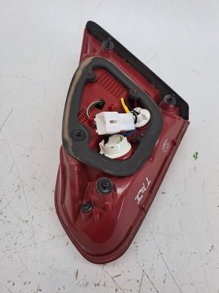 PILOTO TRASERO IZQUIERDO INTERIOR KIA CEED (5)