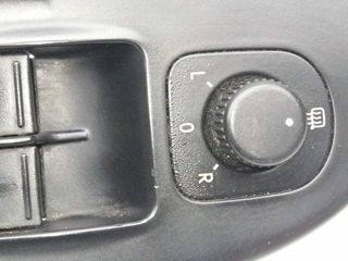 MANDO ELEVALUNAS DELANTERO IZQUIERDO VOLKSWAGEN PASSAT LIM.