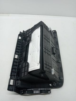 GUANTERA KIA XCEED (2)