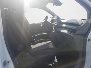 Volkswagen Caravelle Origin batalla larga 2025