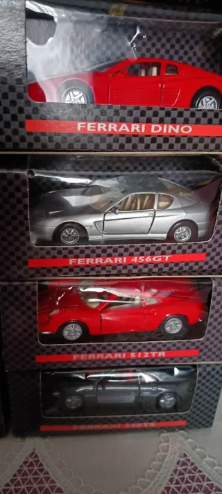 COLECCIÓN 11 COCHES 8 CHICOS 2 MEDIANOS 1 GRANDE