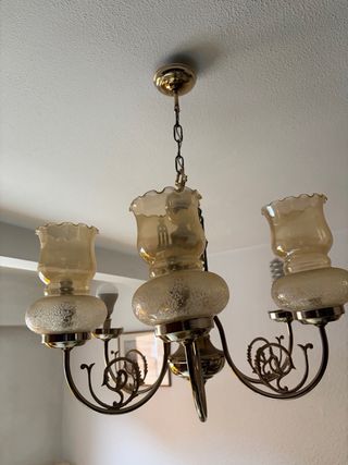 Lámpara araña antigua dorada cristal