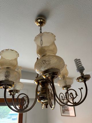 Lámpara araña antigua dorada cristal