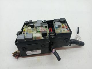 CAJA RELES / FUSIBLES FORD FOCUS LIM.