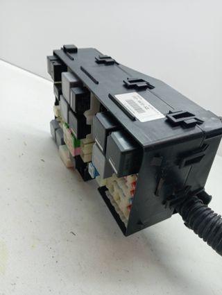 CAJA RELES / FUSIBLES FORD FOCUS LIM.