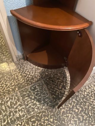 Mueble esquinero de madera