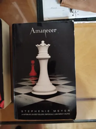 Crepúsculo (Saga Crepúsculo 1) (Spanish Edition)